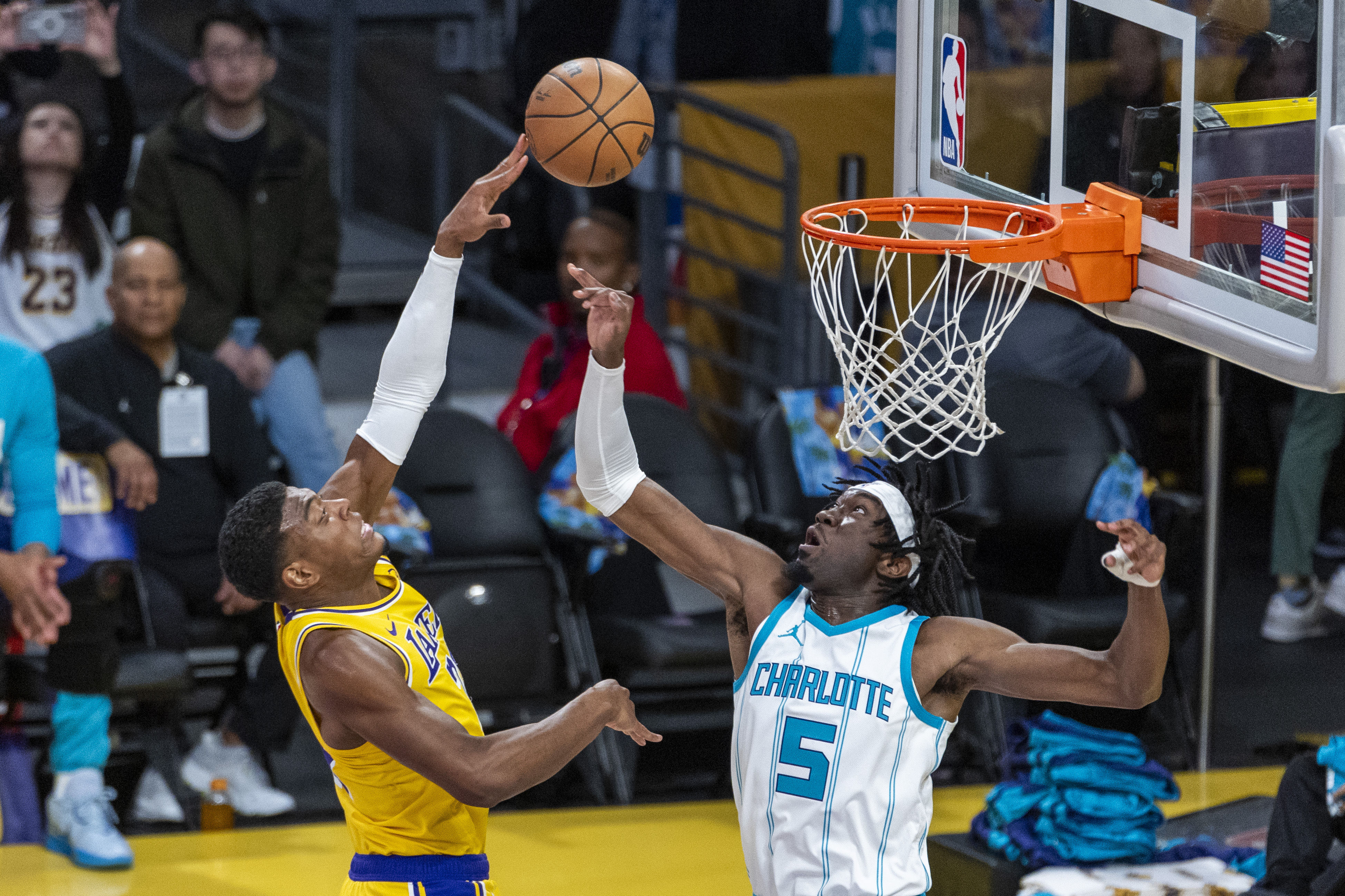 转会期夏洛特黄蜂刷新队史纪录加时末段费城76人备战法国杯，德罗巴连续十场比赛得分超过大比分领先看傻球迷的简单介绍Kaiyun开云中国官方网站